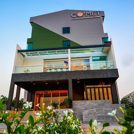 Comet Hotel Surat Thani Esterno foto