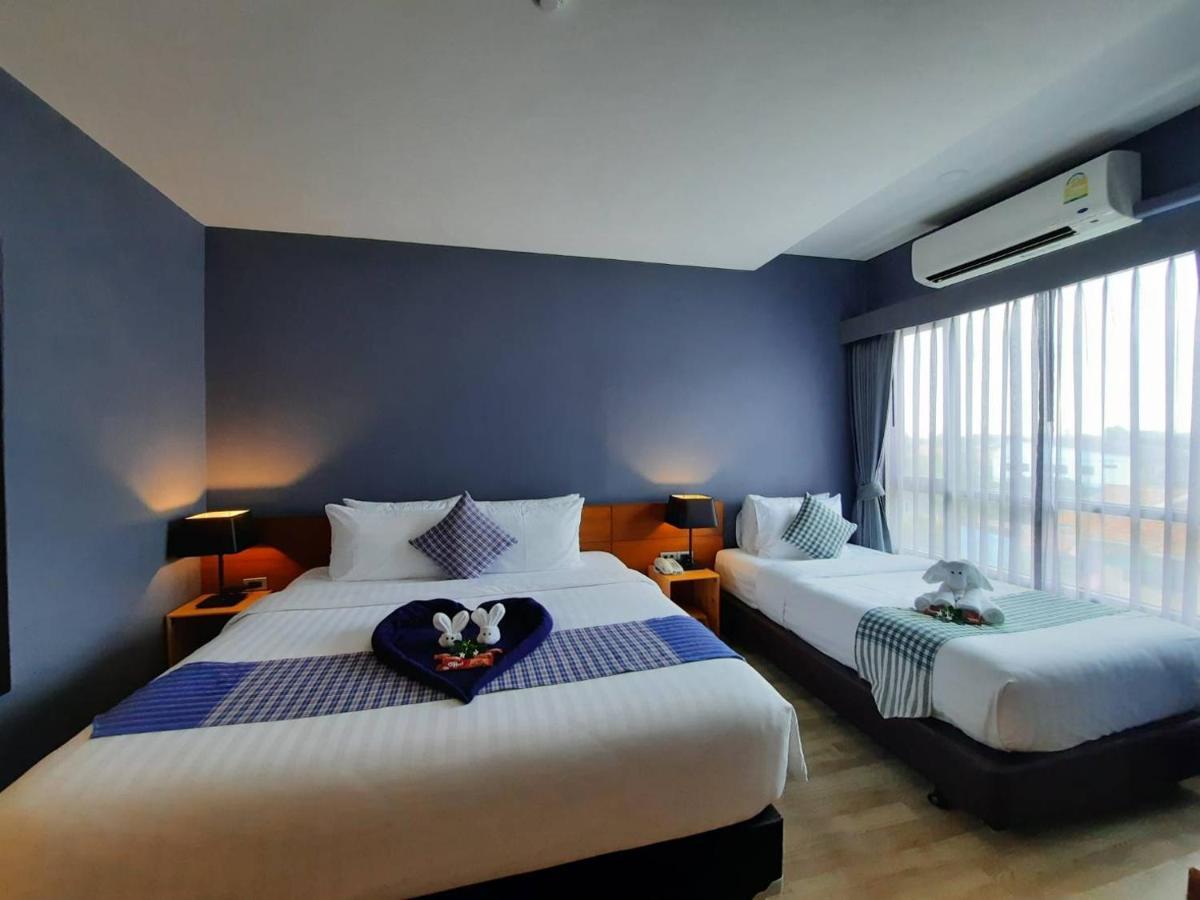 Comet Hotel Surat Thani Esterno foto
