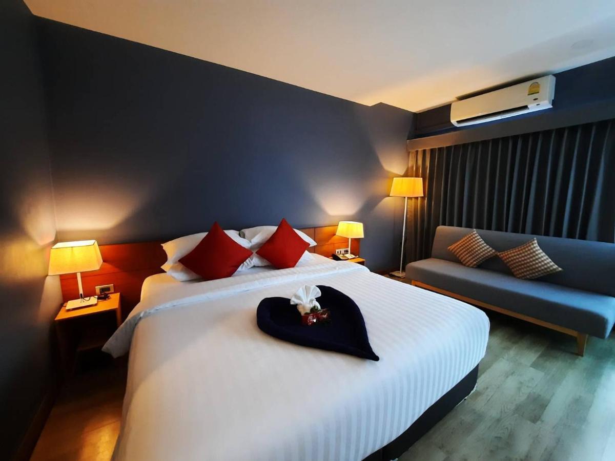 Comet Hotel Surat Thani Esterno foto