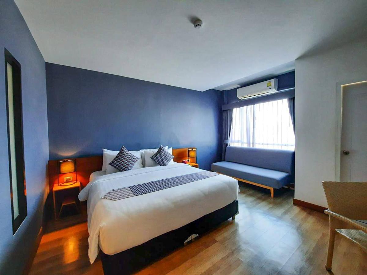 Comet Hotel Surat Thani Esterno foto