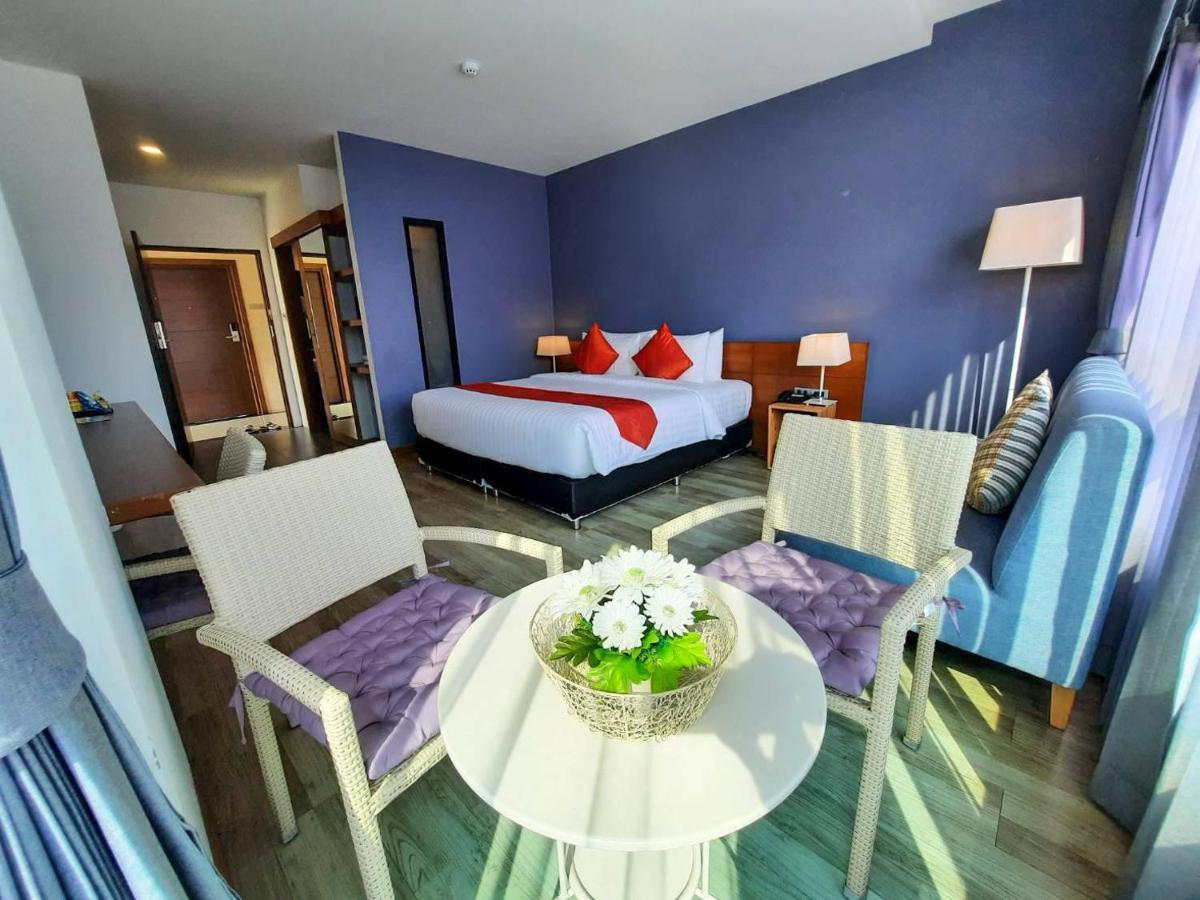 Comet Hotel Surat Thani Esterno foto