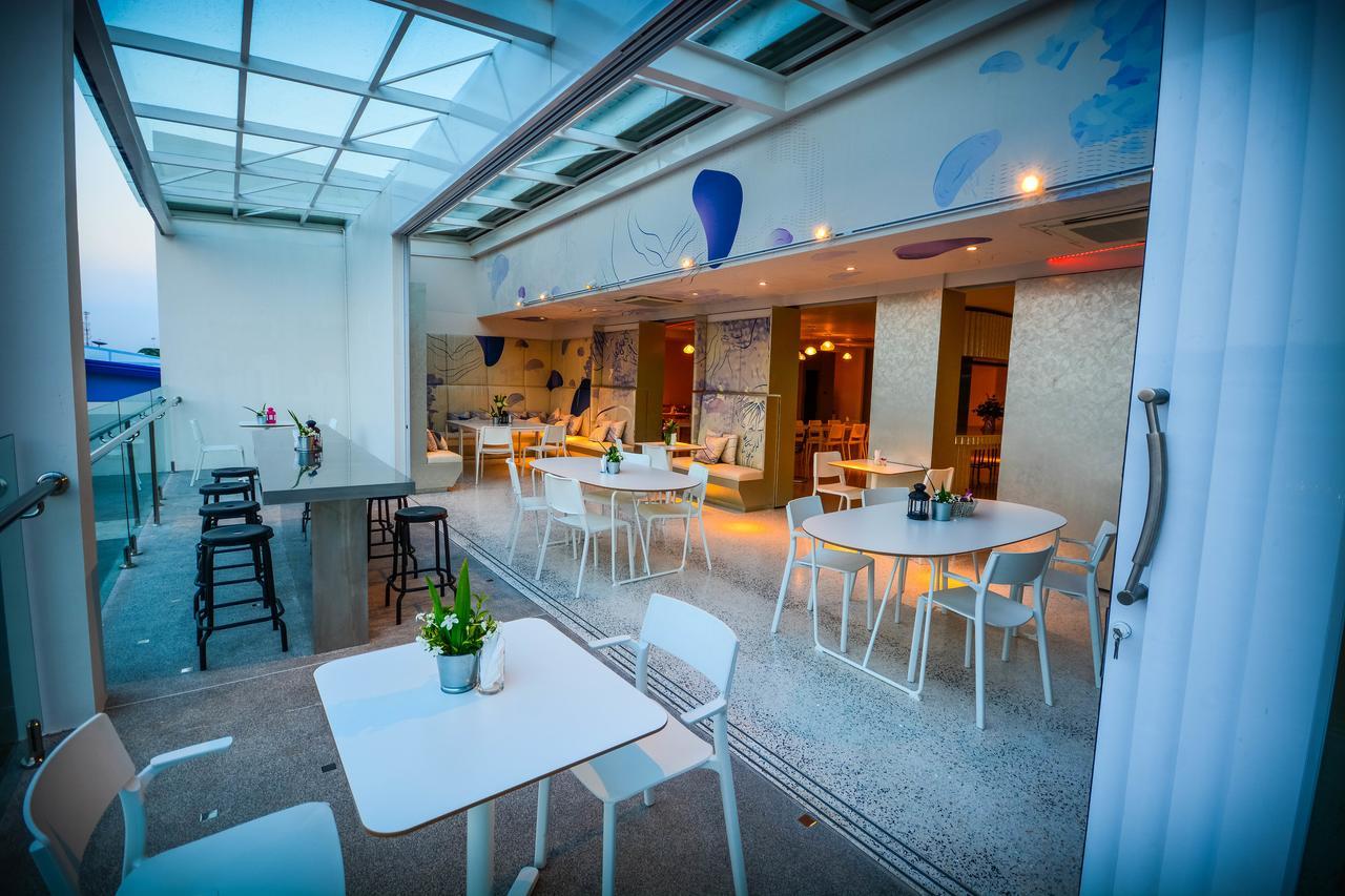 Comet Hotel Surat Thani Esterno foto