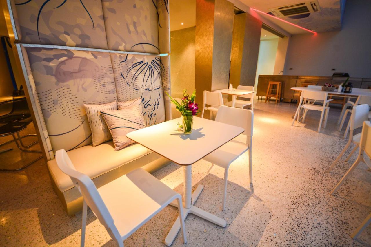 Comet Hotel Surat Thani Esterno foto