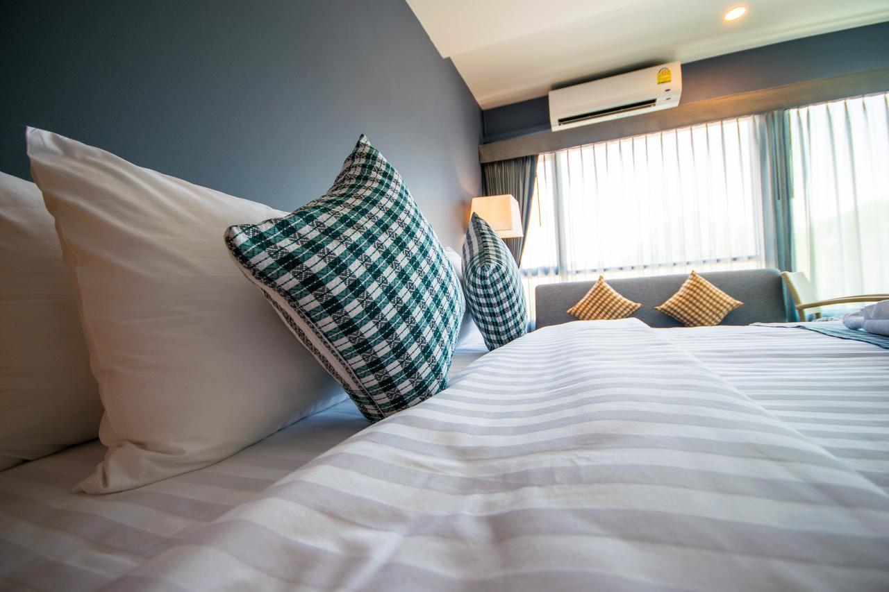 Comet Hotel Surat Thani Esterno foto