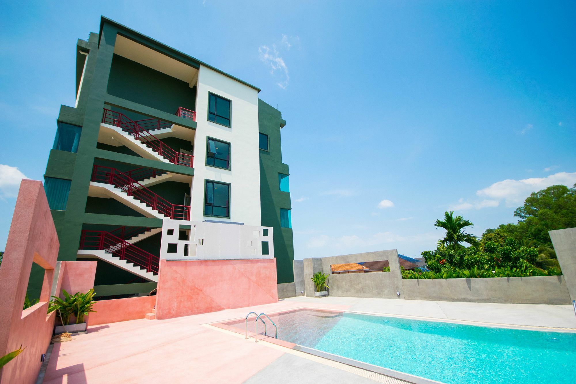 Comet Hotel Surat Thani Esterno foto
